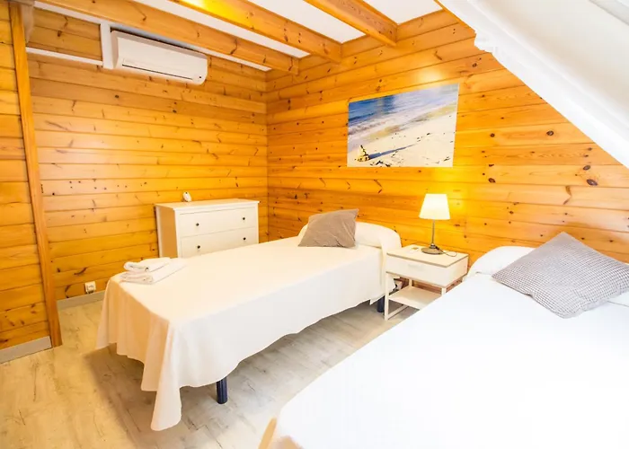 With Pool, Wifi And Smart Tv Semesterbostad